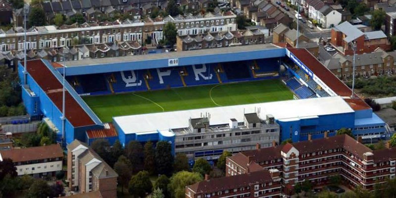 câu lạc bộ Queens Park Rangers sân nhà Loftus Road 